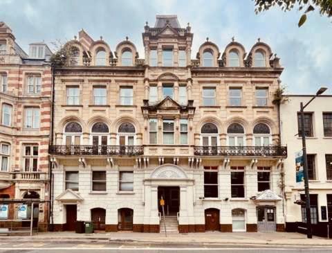 Centrally Located 3 Bed Apartment